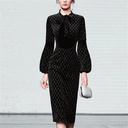 Mid-length slim dress with long sleeves, featuring an elegant design that highlights your femininity with a refined touch