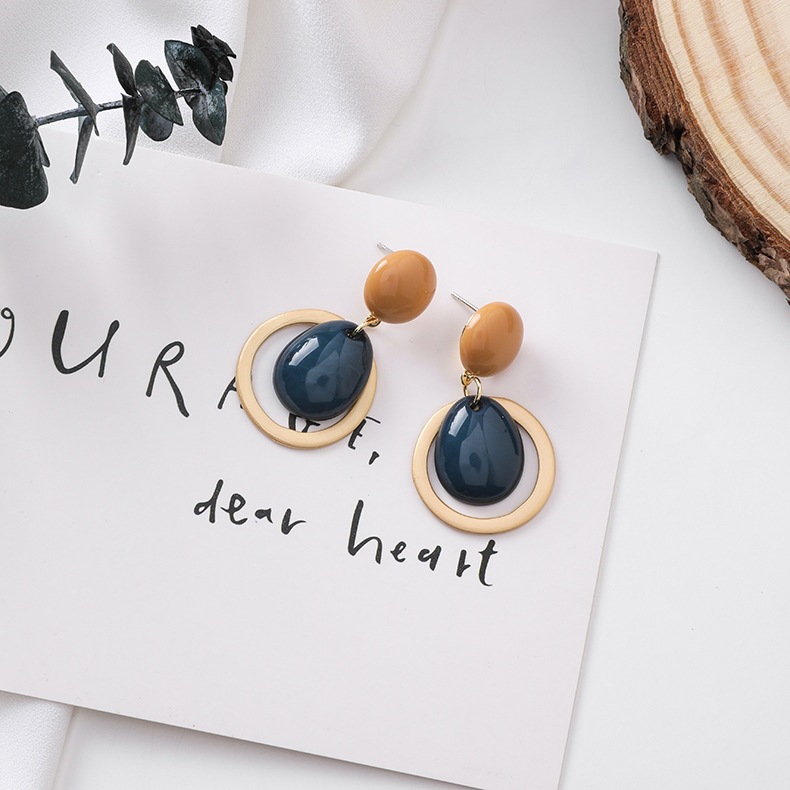 Elegant and modern candy-inspired earrings – an artistic touch that adds charm to your look