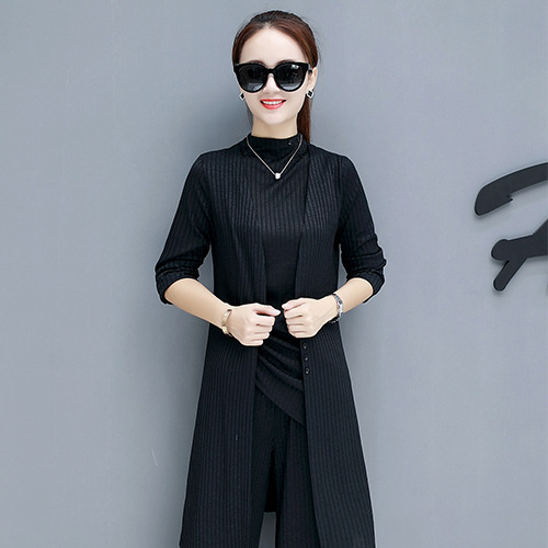 Elegant women's three-piece set with long sleeves