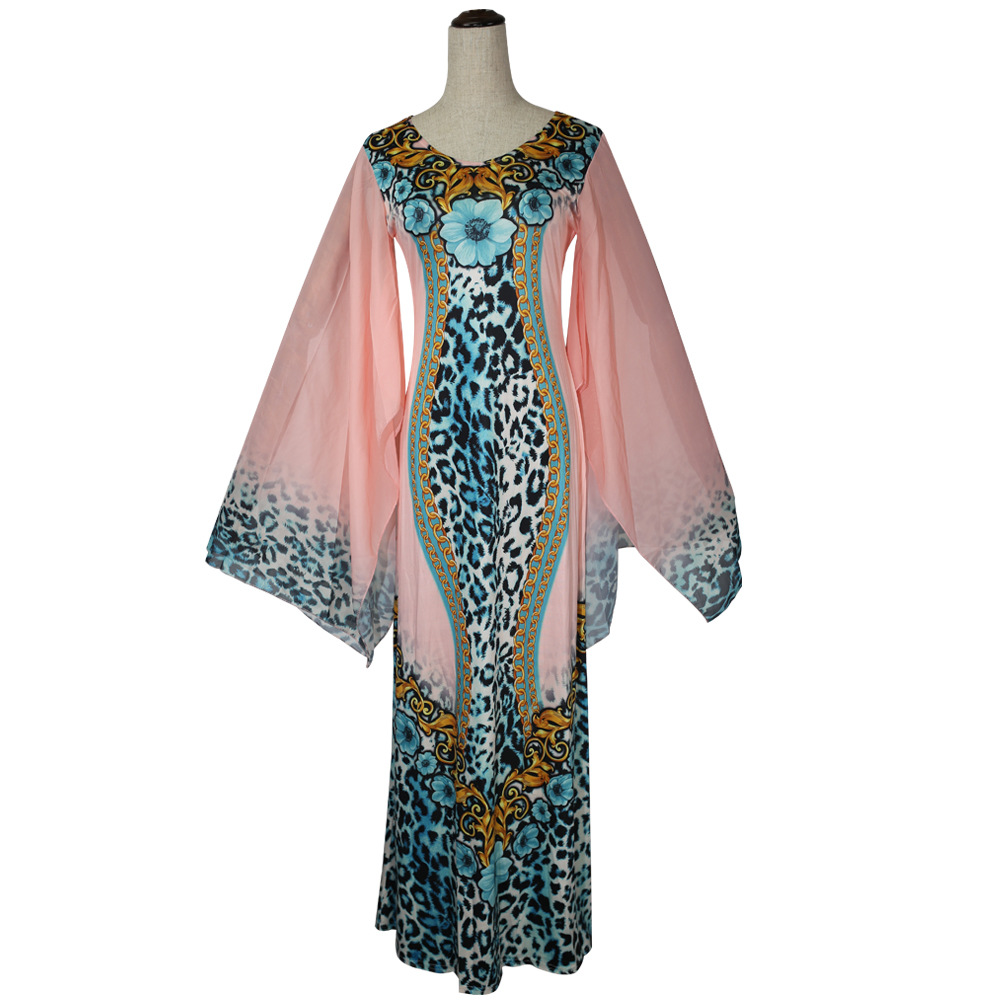 Women's slim-fit dress with leopard print and V-neck for a modern feminine look