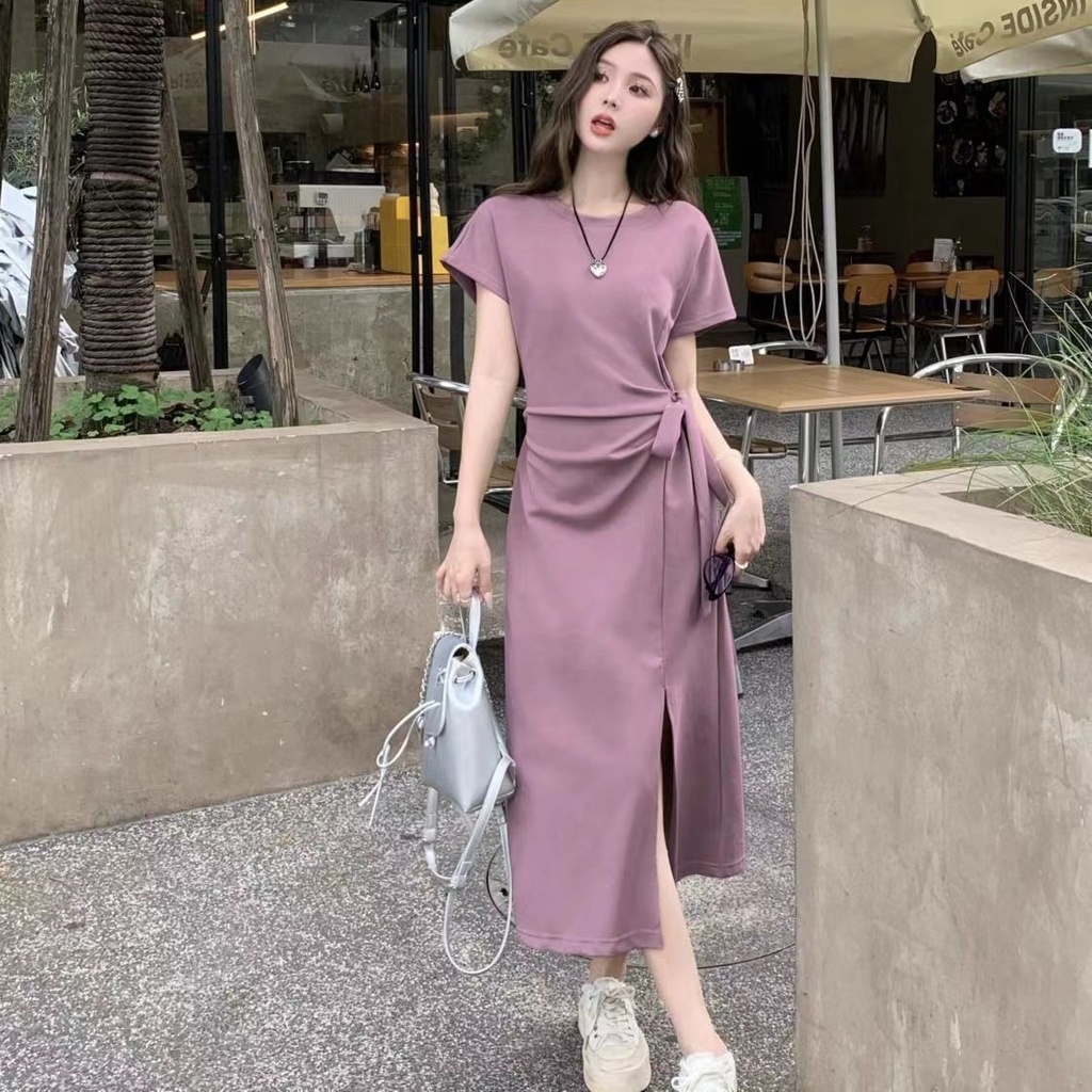 Elegant dress with a classic style that combines simplicity and sophistication