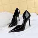 Women’s high-heeled shoes with an elegant hollow design