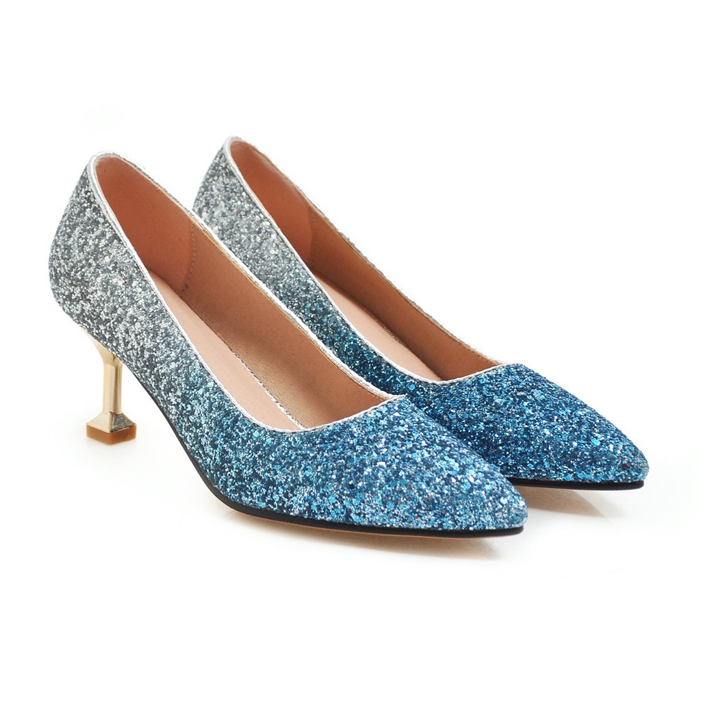 High-heeled shoes with an elegant design embellished with crystals