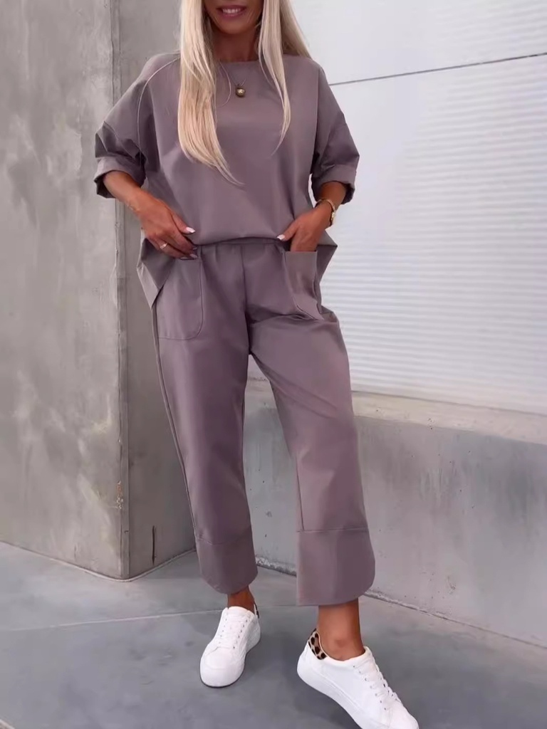 Two-Piece Set – Solid Color with Cropped Pants