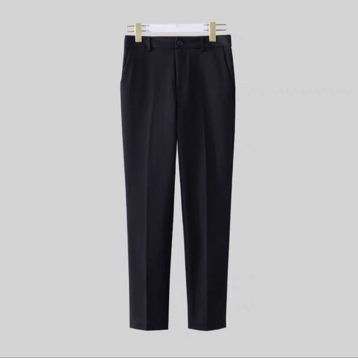 Women's Elegant Formal Suit with a Modern New Design