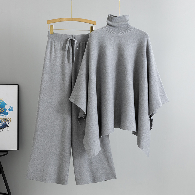 Elegant Knitted Outfit – Turtleneck Blouse with Wide-Leg Pants