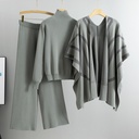 طقم أنيق من ثلاث قطع – سويتر محبوك مع شال وبنطال واسع الساق