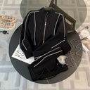 طقم عصري مكون من جاكيت كارديغان ضيق وبنطال واسع الساقين