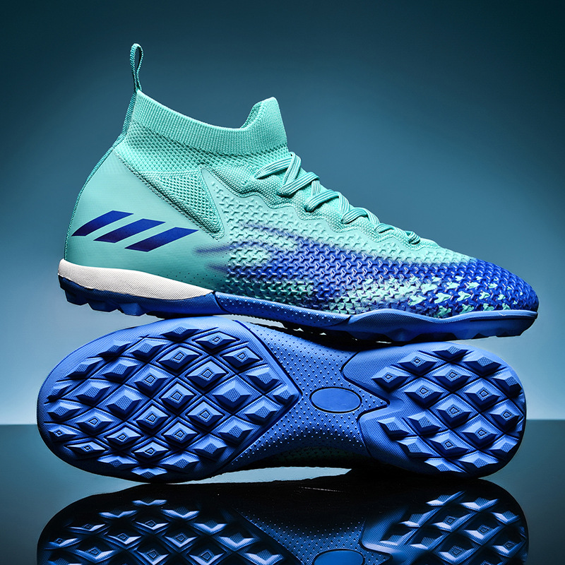 أحذية كرة قدم عالية القَصّة مخصصة للتدريب