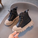 Boot for boys with a classic English-inspired design