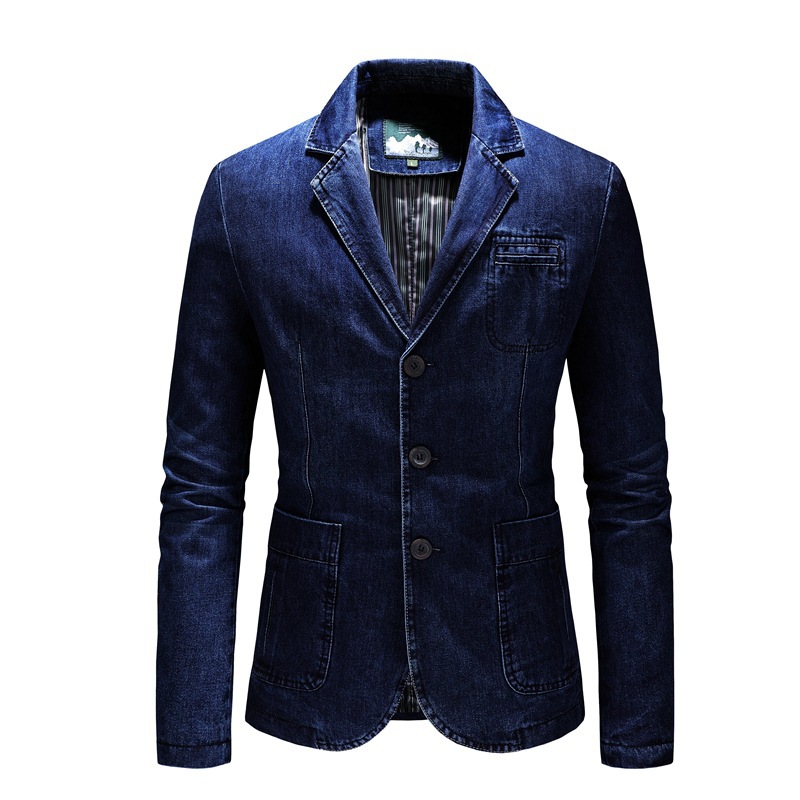 Modern Denim Jacket That Combines Classic Style and Elegance