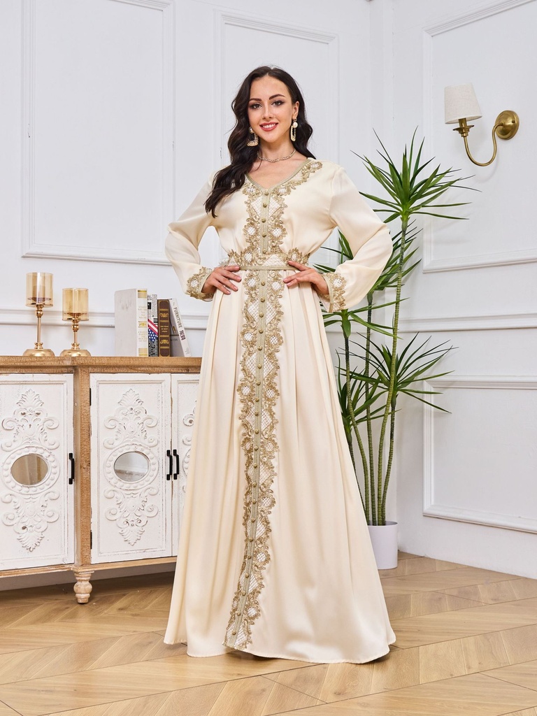 An elegant and luxurious kaftan dress with an authentic Arabic-Islamic touch and long sleeves
