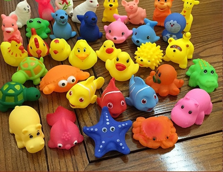 13 Packs Of Children's Toys For Bathing And Playing In The Water