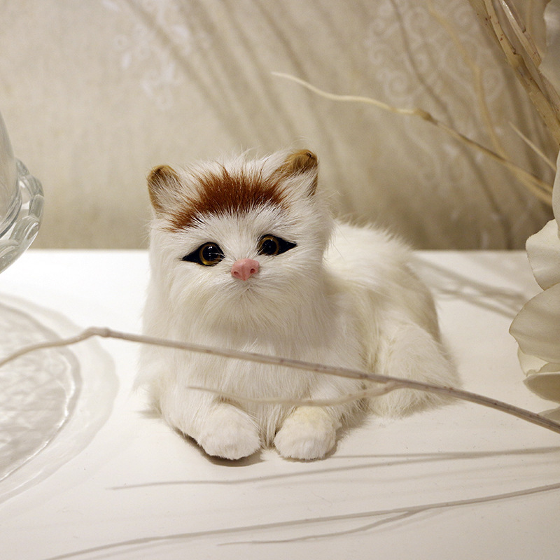 A Static Toy Model Of Small Lying Cat