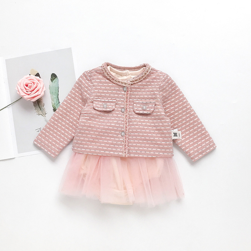 Elegant dress for girls with a unique design 