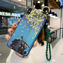 غلاف هاتف مزين بزهور الورد مع سوار معصم متوافق مع أجهزة iPhone