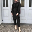 طقم نسائي صيفي يشمل بلوزة كاجوال بلون سادة وسروال