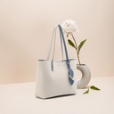 Radiate elegance and luxury with this exquisitely crafted women's bag, designed to give you an exceptional look. Made from the finest quality genuine leather 