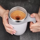 كوب قهوة كهربائي بتحريك مغناطيسي تلقائي بالكامل وقابل لإعادة الشحن، بتصميم عصري وعملي