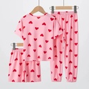 Girls' lightweight summer outfit – short-sleeve T-shirt paired with comfortable shorts