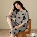 Women's Pajama Set – Short Sleeves and Cropped Pants with a Practical and Comfortable Design