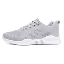 Mesh casual sports shoes with a practical design that provides all-day comfort