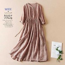 Elegant European-style casual dress with a long silhouette