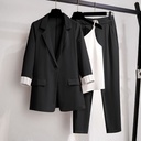 Plus-size women’s suit with a modern Western design, offering an elegant look and a slimmer silhouette