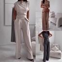 Elegant women's sleeveless solid-color set for a modern and chic look