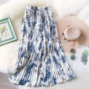 Classic mid-length chiffon skirt with an elegant artistic print