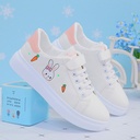 Trendy soft-soled sports shoes for girls