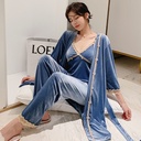 رداء نوم طويل الأكمام مبطن بتصميم مريح مناسب للاستخدام المنزلي